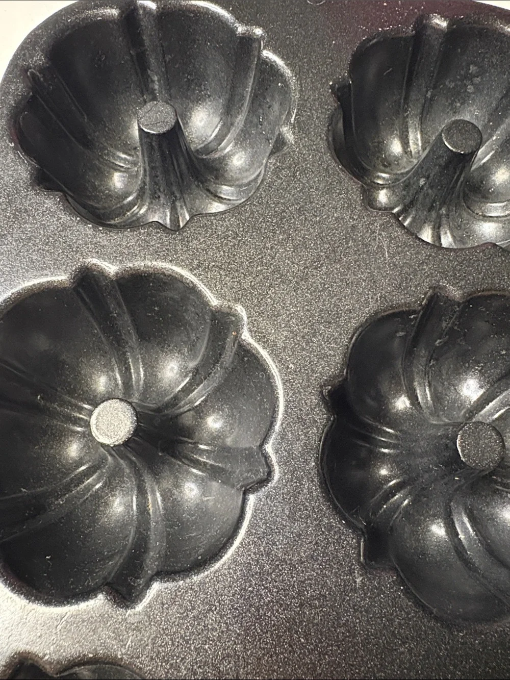 Vintage Nordic Ware Bundt-Lette 6 Cup Mini Bundt Cake Cast Aluminum Baking Pan